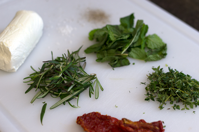 Fresh-Ingredients-for-Goat-Cheese-and-Sun-Dried-Tomatoes