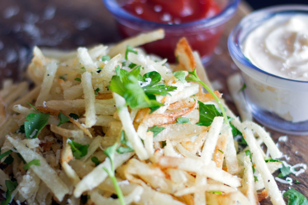 Truffle-Parmasen-Shoestring-French-Fries
